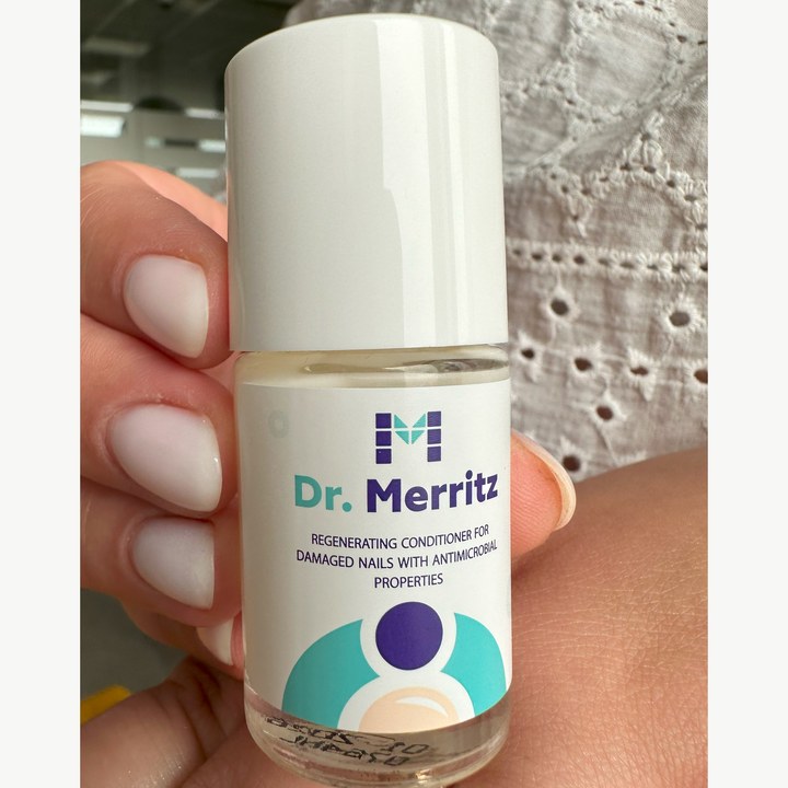 Dr. Merritz — buteleczka w dłoni, zdjęcie sprzedawcy